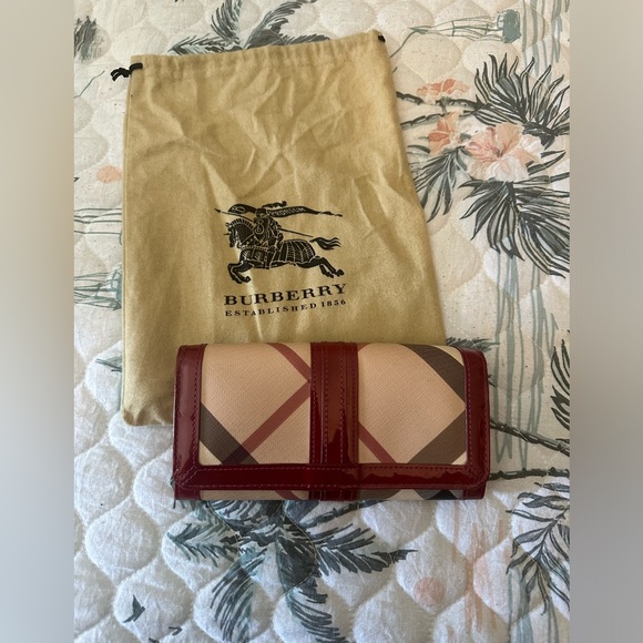 Burberry Full Size Fuchsia Wallet - Picture 1 of 8